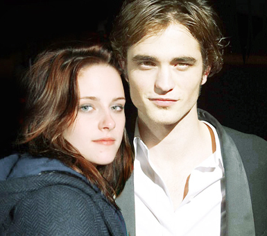 bella-and-edward-twilight-series-699068_385_340.jpg